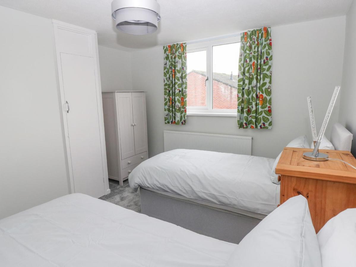 21 Sandfield Road Villa Burry Port Exterior foto